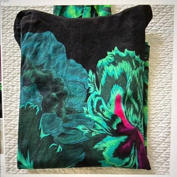 Floral Long Sleeve Turtleneck Top - Picture 6 of 9